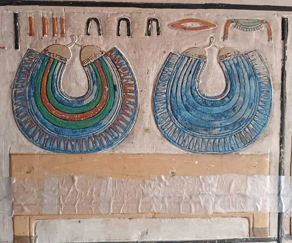 Décor intérieur de la tombe